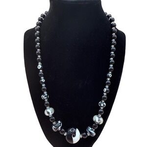 Art‎ Glass Bead Necklace Fashion Jewelry 21" Black and White